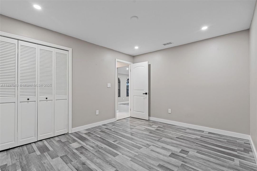 For Sale: $899,900 (3 beds, 3 baths, 1939 Square Feet)