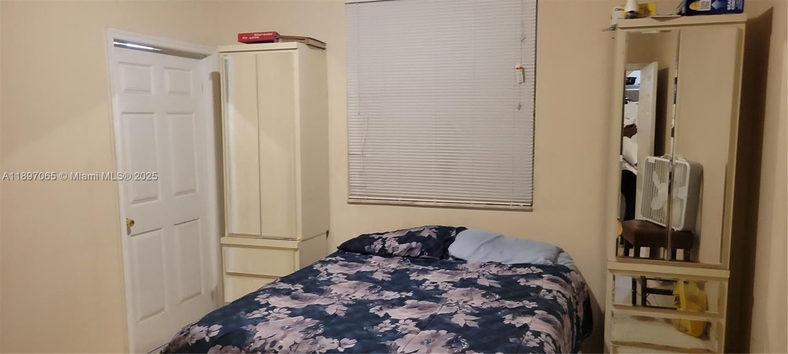 Active With Contract: $449,999 (3 beds, 2 baths, 1200 Square Feet)