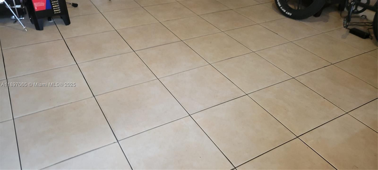 Active With Contract: $449,999 (3 beds, 2 baths, 1200 Square Feet)