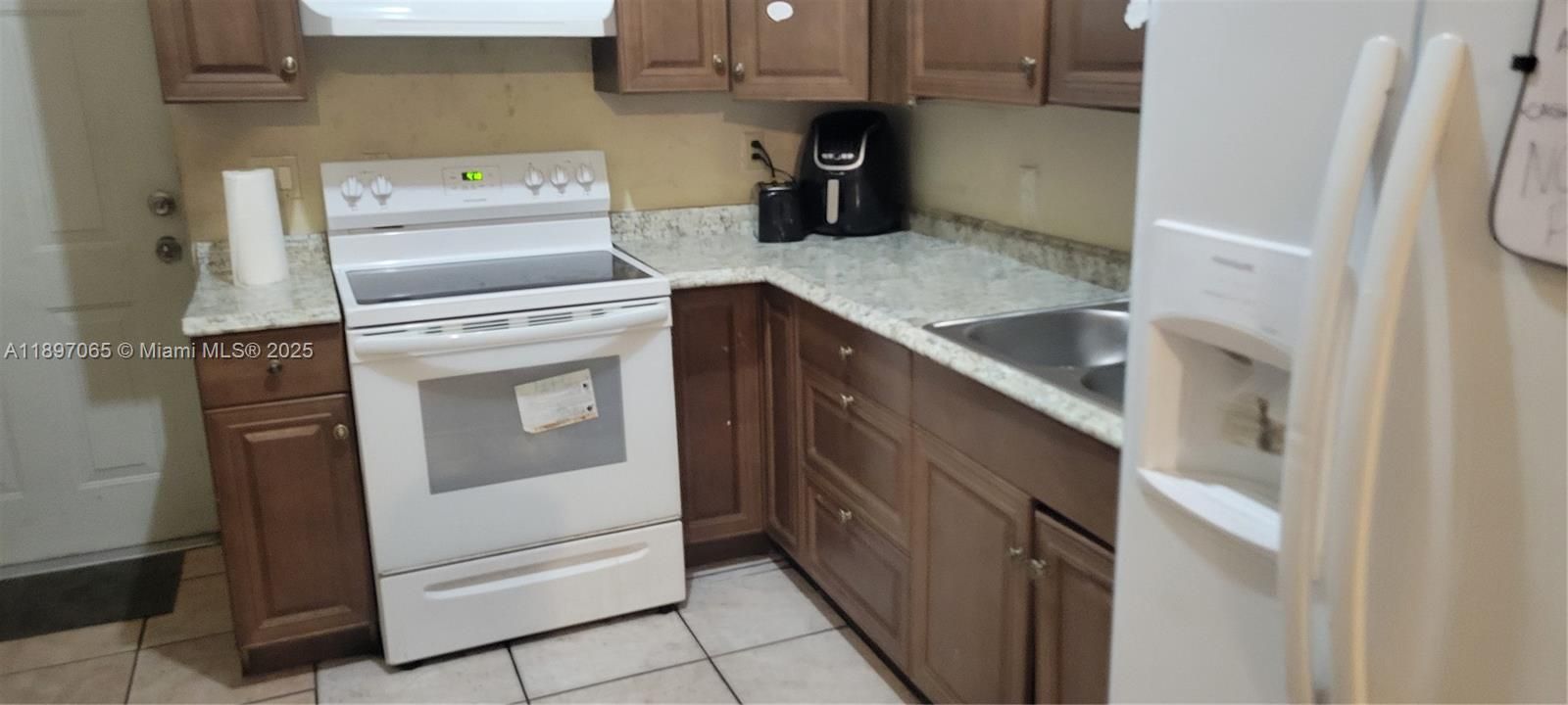 Active With Contract: $449,999 (3 beds, 2 baths, 1200 Square Feet)