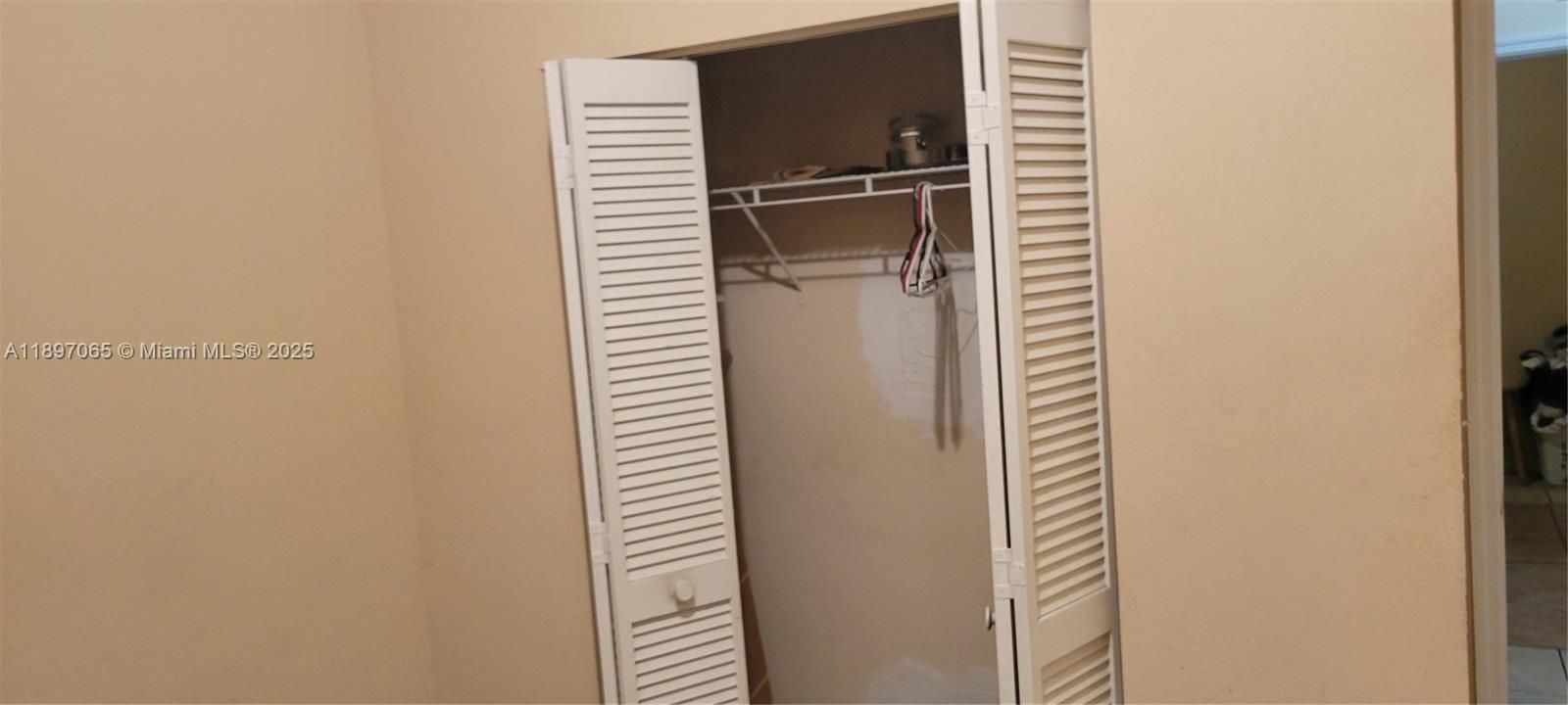 Active With Contract: $449,999 (3 beds, 2 baths, 1200 Square Feet)