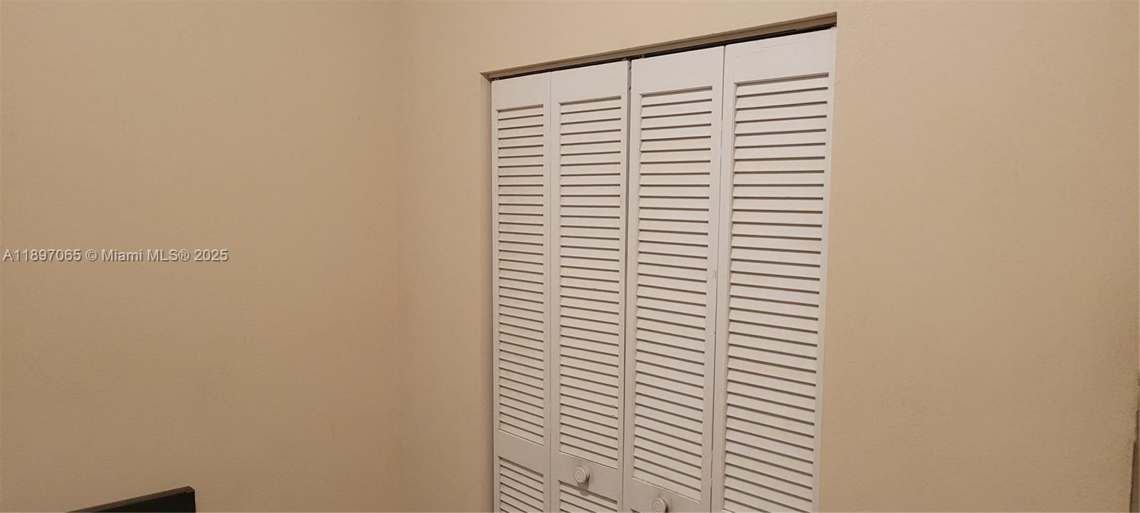 Active With Contract: $449,999 (3 beds, 2 baths, 1200 Square Feet)