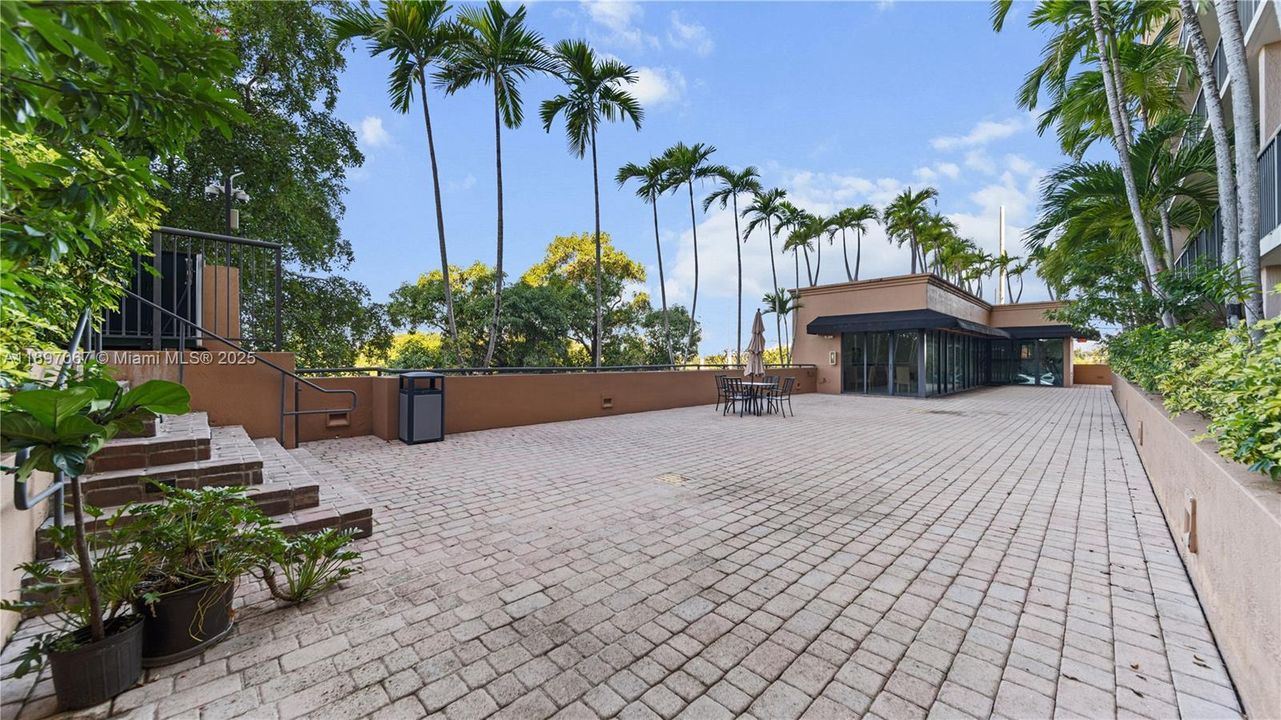 En Venta: $420,000 (2 camas, 2 baños, 873 Pies cuadrados)