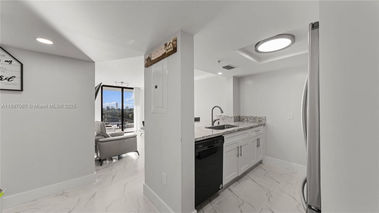 En Venta: $420,000 (2 camas, 2 baños, 873 Pies cuadrados)