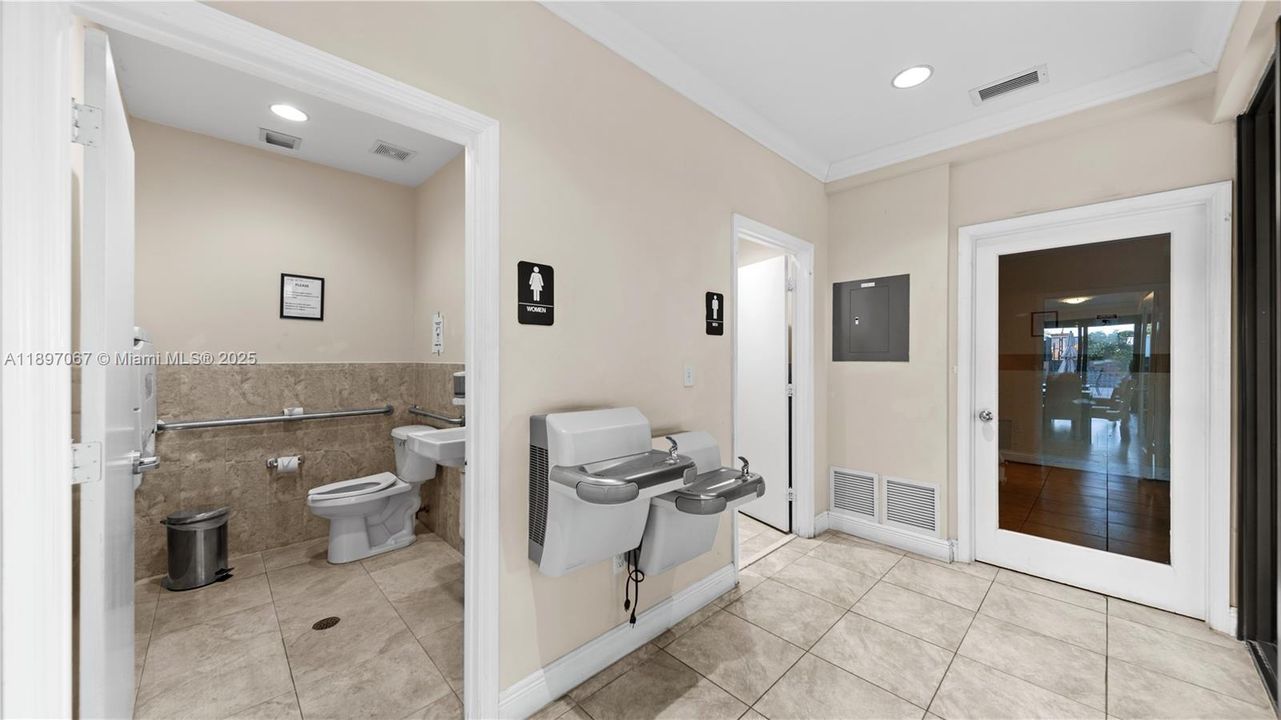 En Venta: $420,000 (2 camas, 2 baños, 873 Pies cuadrados)