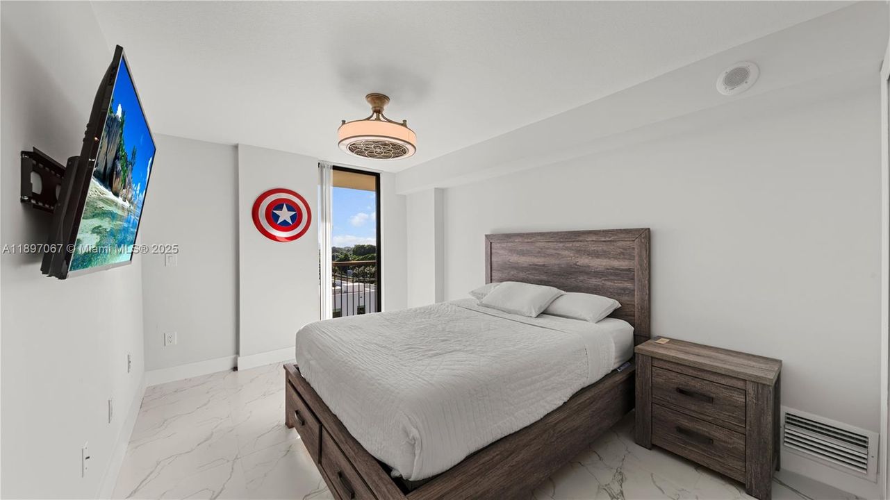 En Venta: $420,000 (2 camas, 2 baños, 873 Pies cuadrados)