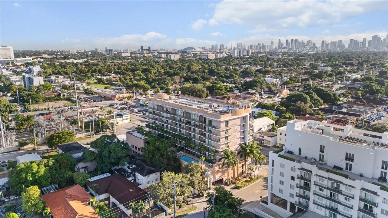 En Venta: $420,000 (2 camas, 2 baños, 873 Pies cuadrados)