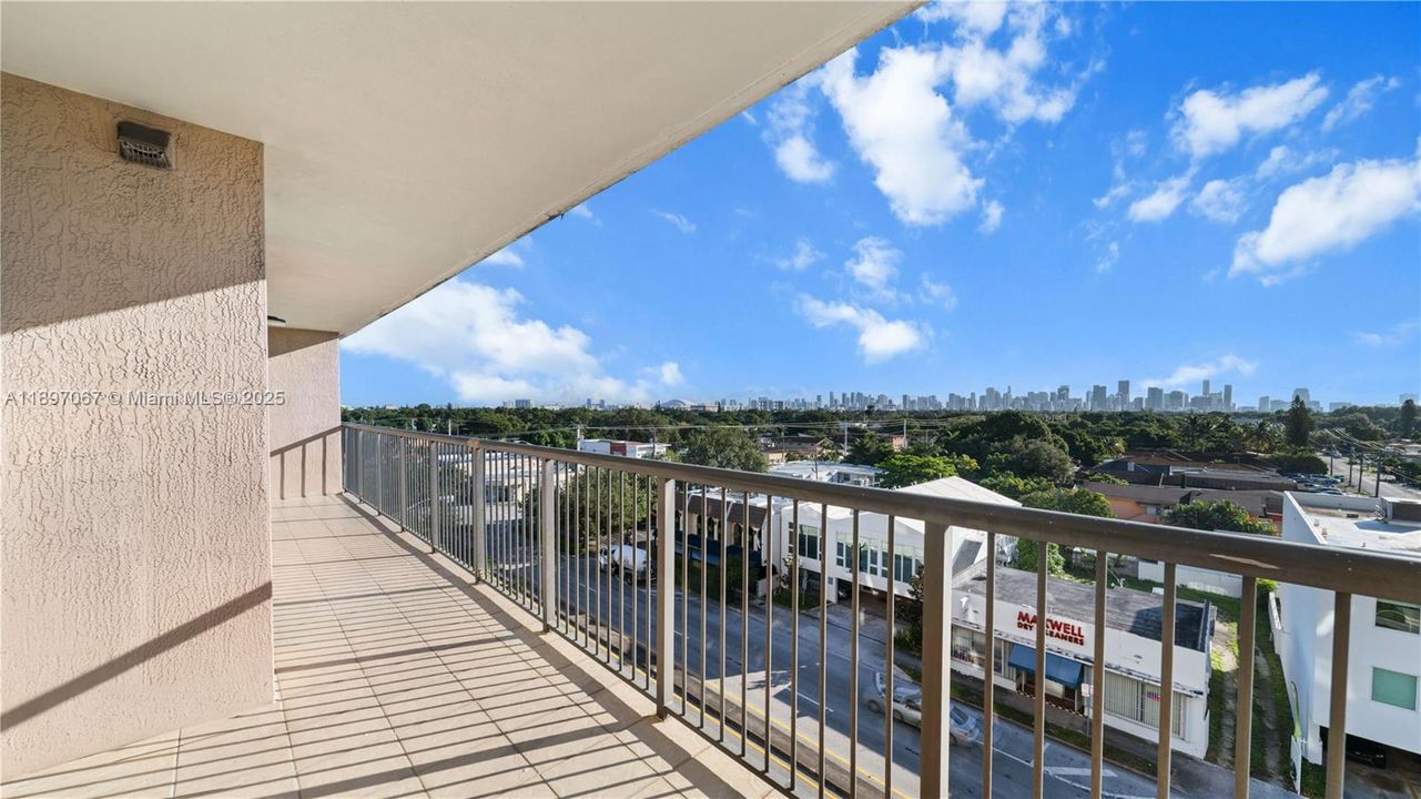 En Venta: $420,000 (2 camas, 2 baños, 873 Pies cuadrados)