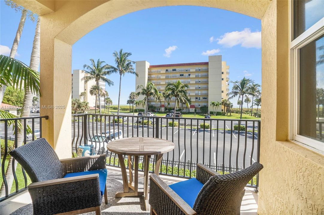 待售: $769,000 (4 贝兹, 3 浴室, 2587 平方英尺)