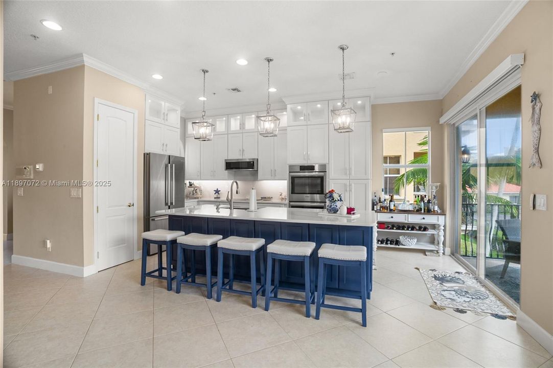 待售: $769,000 (4 贝兹, 3 浴室, 2587 平方英尺)