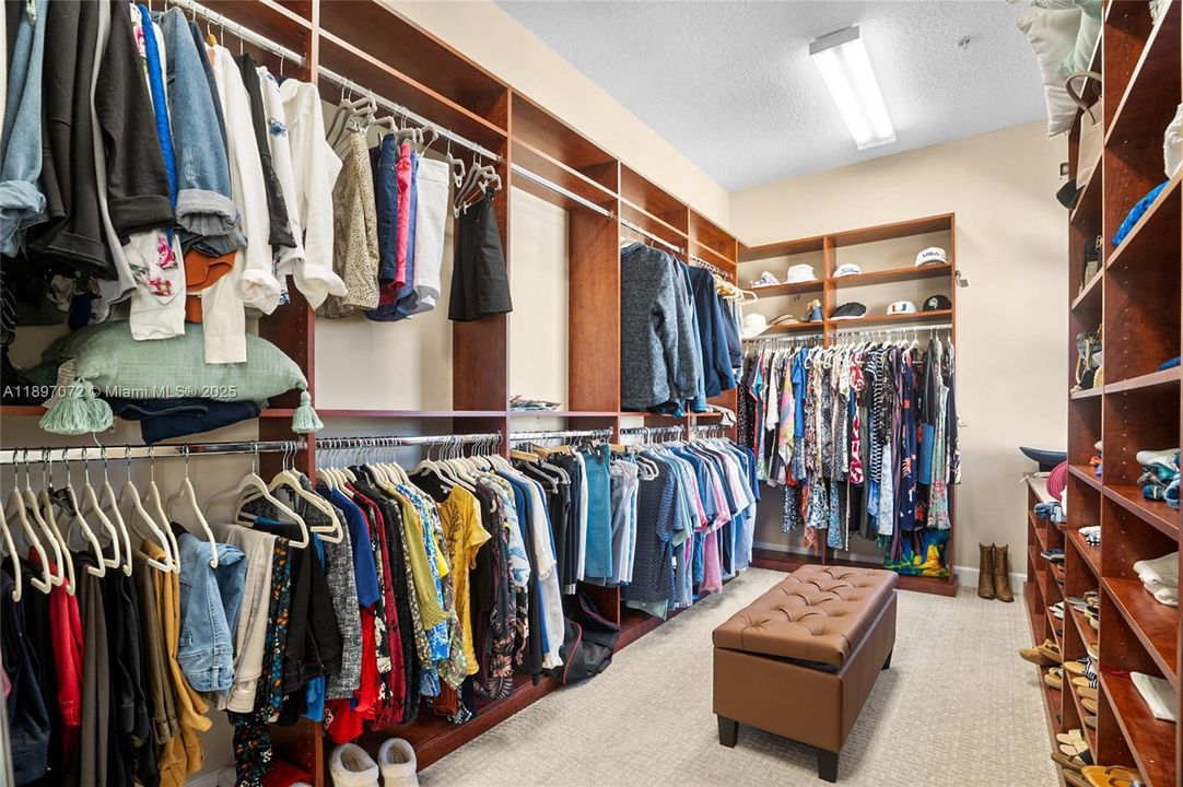 待售: $769,000 (4 贝兹, 3 浴室, 2587 平方英尺)