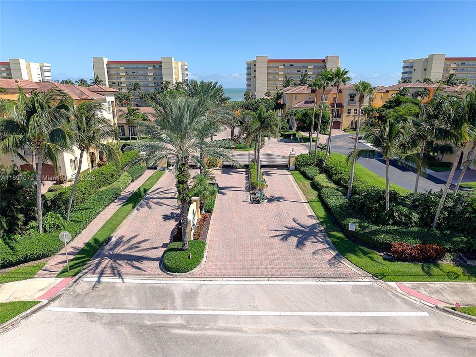 待售: $769,000 (4 贝兹, 3 浴室, 2587 平方英尺)