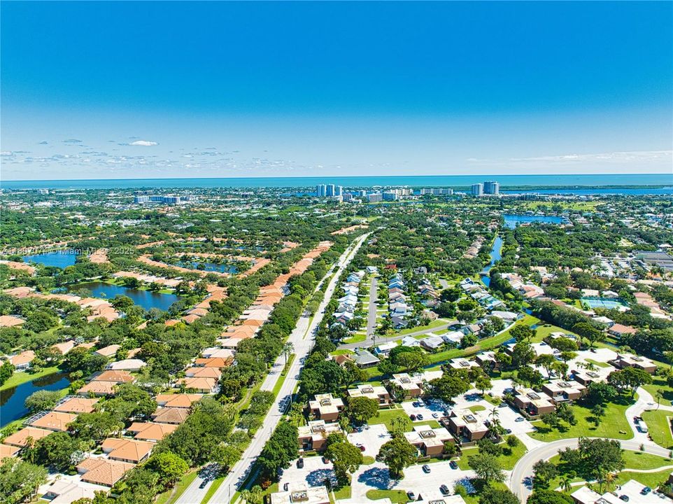 For Sale: $349,000 (2 beds, 2 baths, 1236 Square Feet)