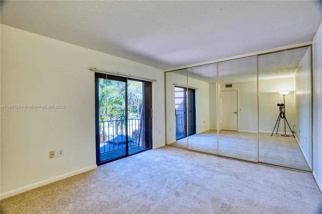 For Sale: $349,000 (2 beds, 2 baths, 1236 Square Feet)
