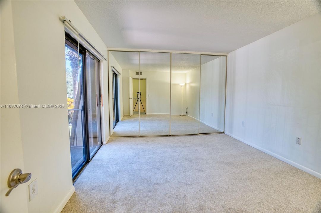 For Sale: $349,000 (2 beds, 2 baths, 1236 Square Feet)