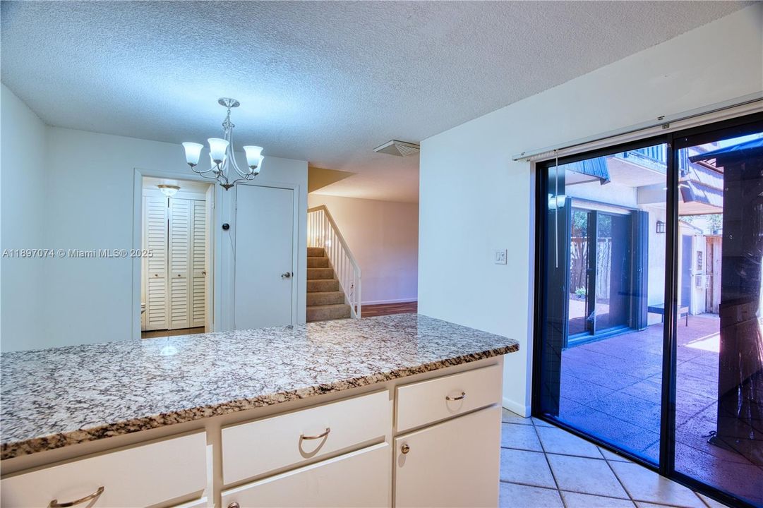 For Sale: $349,000 (2 beds, 2 baths, 1236 Square Feet)
