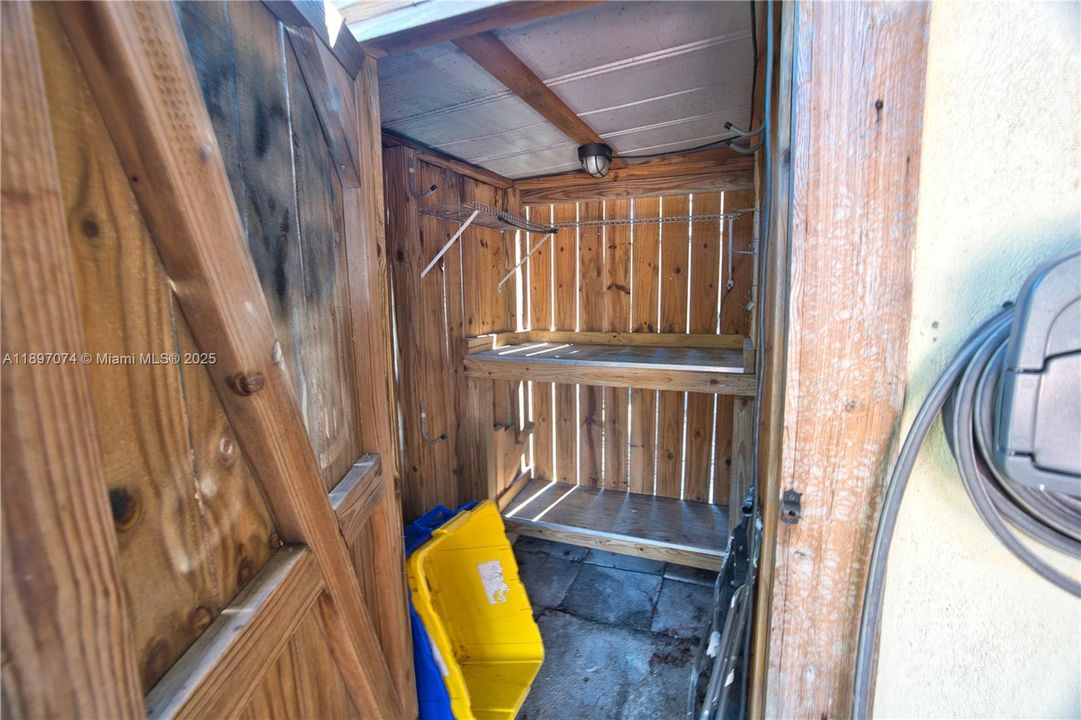 For Sale: $349,000 (2 beds, 2 baths, 1236 Square Feet)