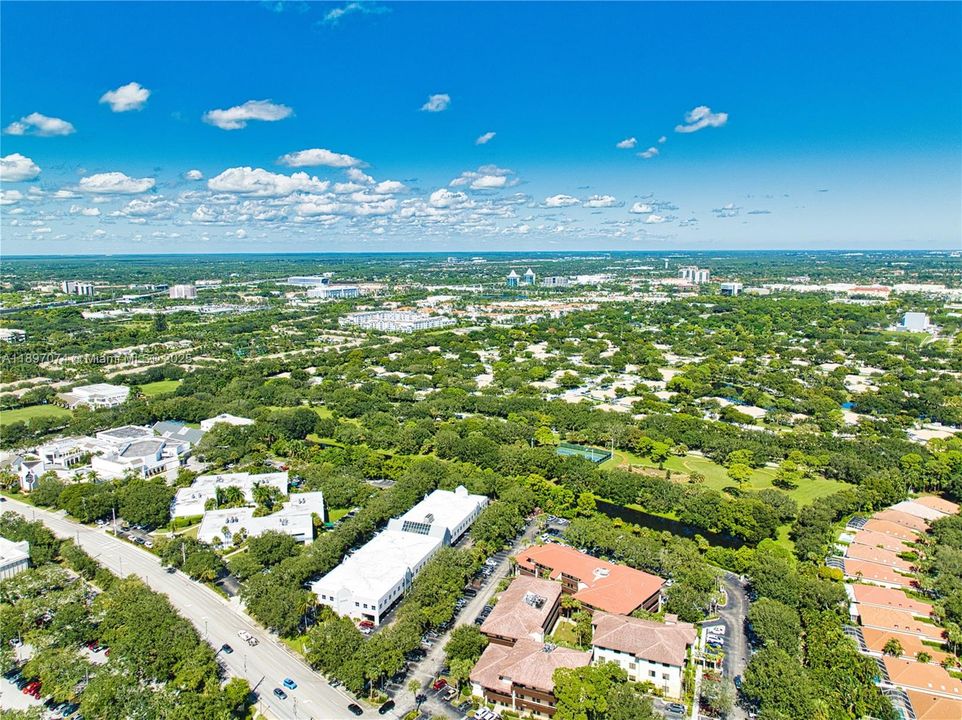 For Sale: $349,000 (2 beds, 2 baths, 1236 Square Feet)