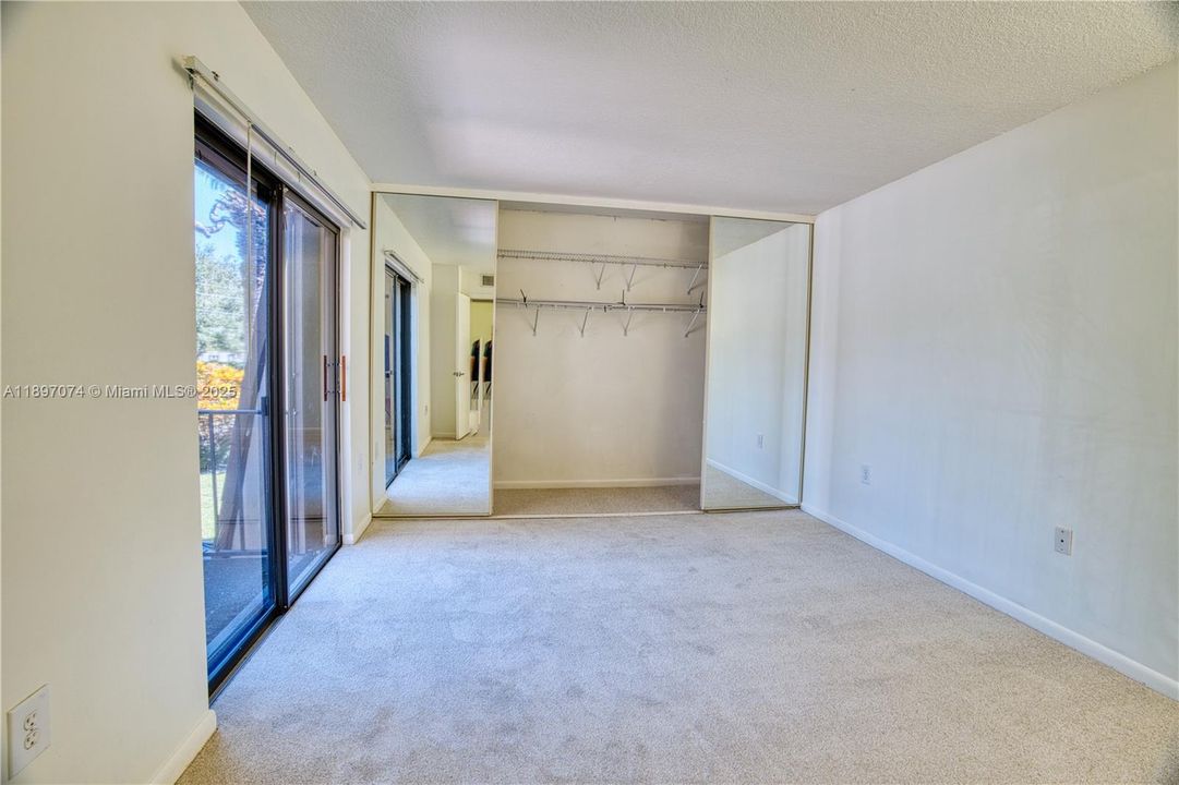 For Sale: $349,000 (2 beds, 2 baths, 1236 Square Feet)