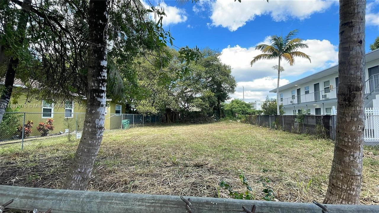 待售: $290,000 (0.08 acres)