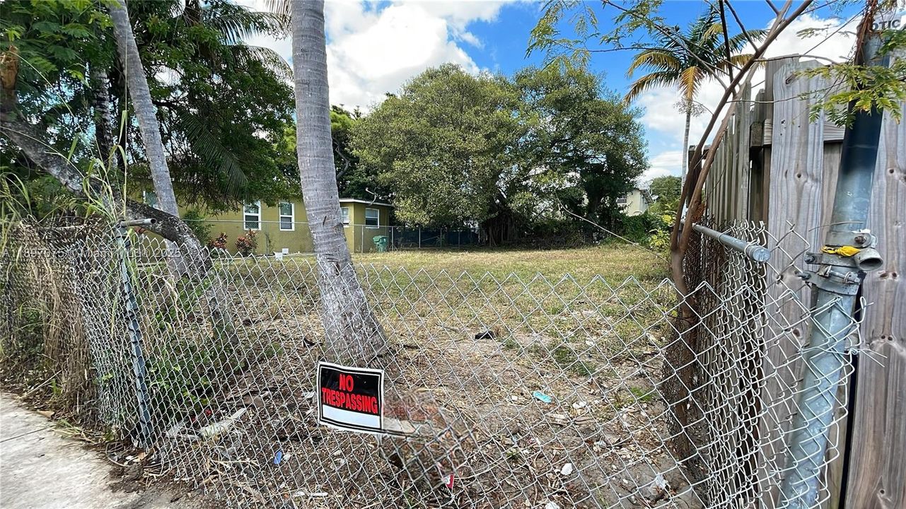 待售: $290,000 (0.08 acres)