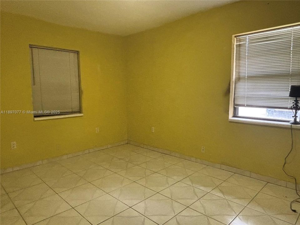 На продажу: $525,000 (2 спален, 1 ванн, 1126 Квадратных фут)