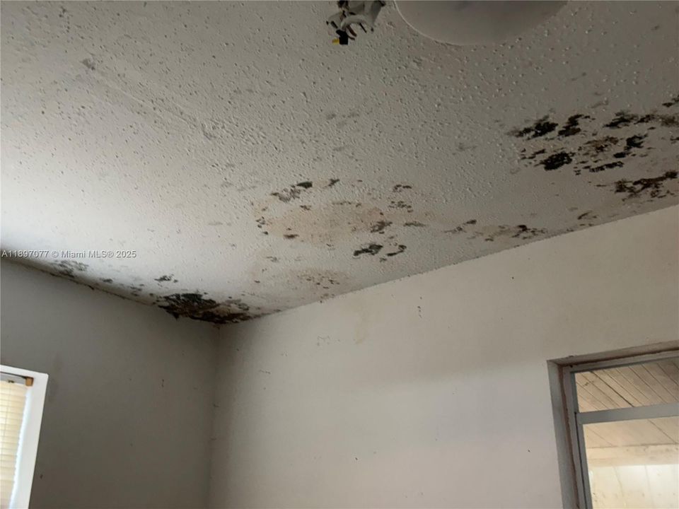 Bedroomm rear structure