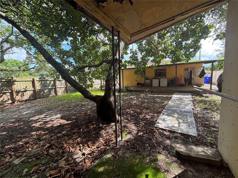 На продажу: $525,000 (2 спален, 1 ванн, 1126 Квадратных фут)