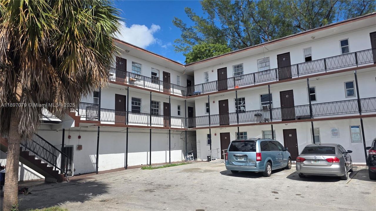 For Rent: $1,300 (1 beds, 1 baths, 0 Square Feet)