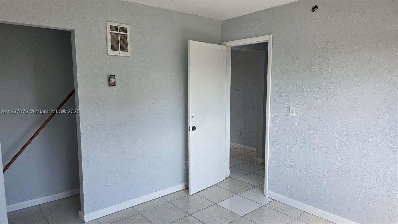 For Rent: $1,300 (1 beds, 1 baths, 0 Square Feet)