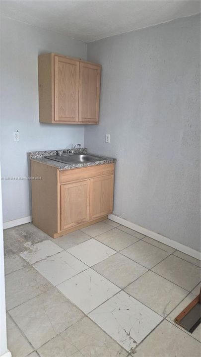 For Rent: $1,300 (1 beds, 1 baths, 0 Square Feet)