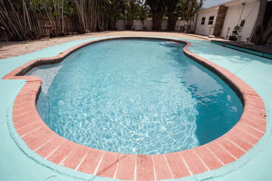 Pool 1