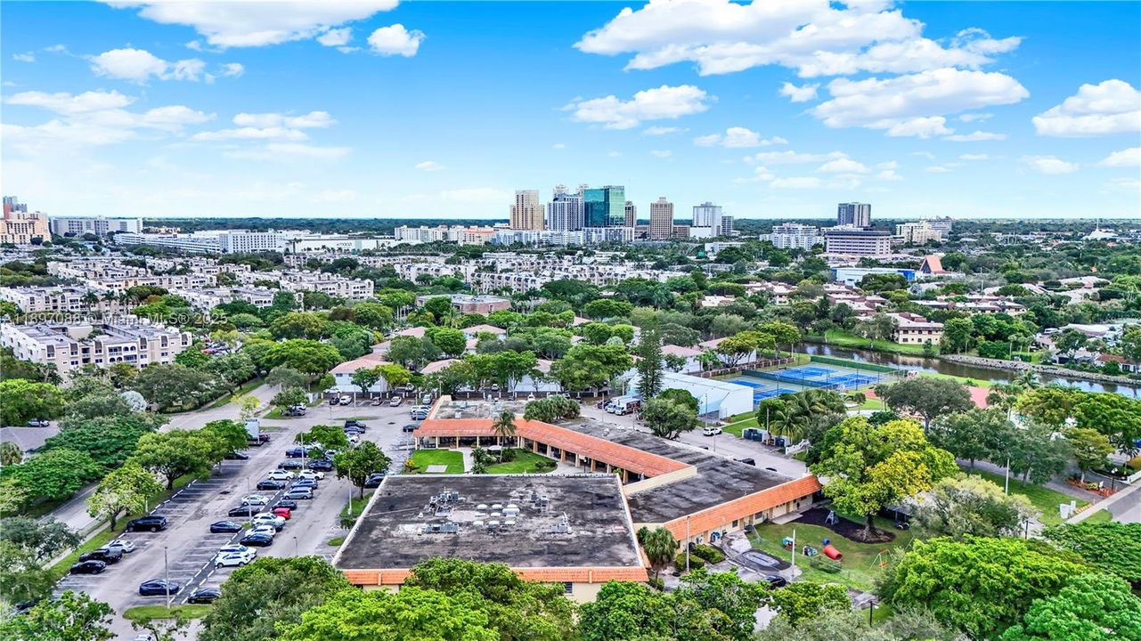 Recently Sold: $415,000 (2 beds, 1 baths, 994 Square Feet)