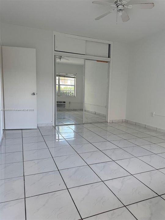 На продажу: $175,000 (1 спален, 1 ванн, 639 Квадратных фут)