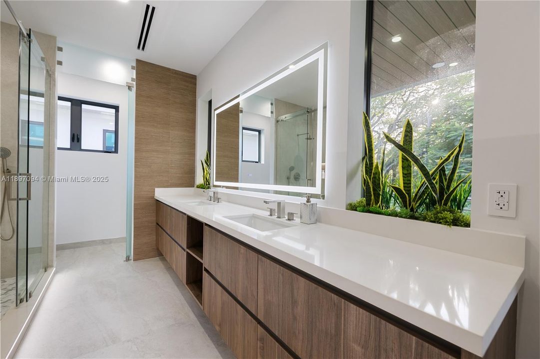 最近租的: $15,000 (4 贝兹, 4 浴室, 3701 平方英尺)