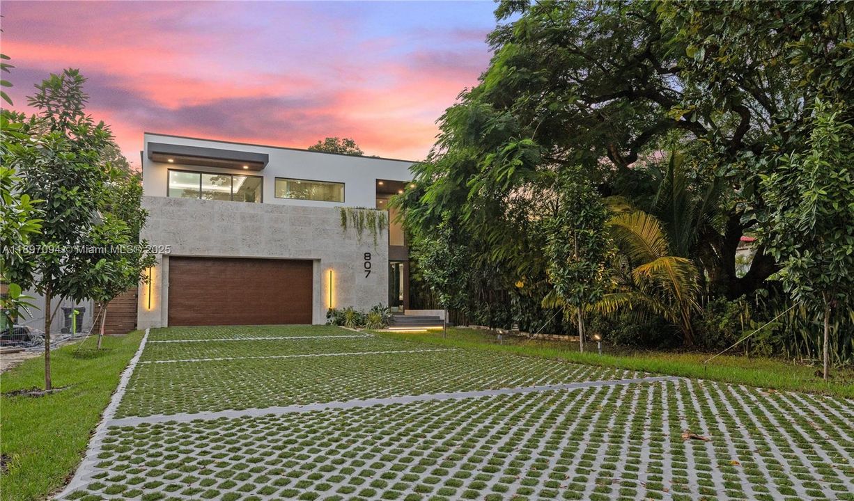 最近租的: $15,000 (4 贝兹, 4 浴室, 3701 平方英尺)