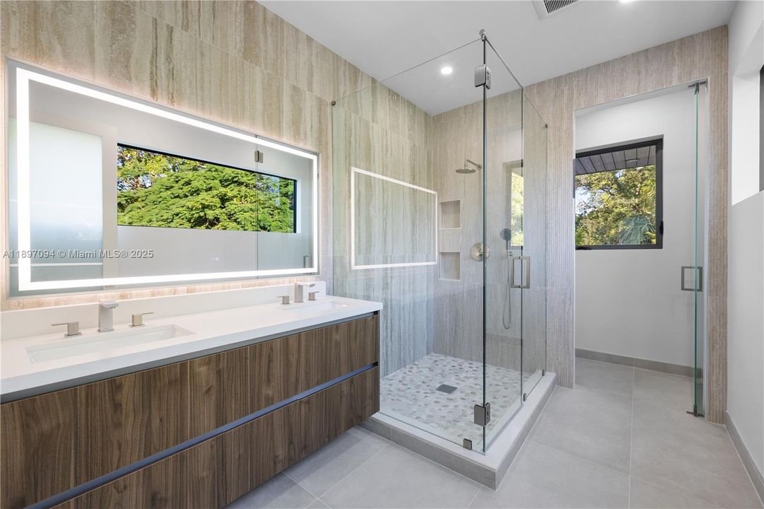 最近租的: $15,000 (4 贝兹, 4 浴室, 3701 平方英尺)