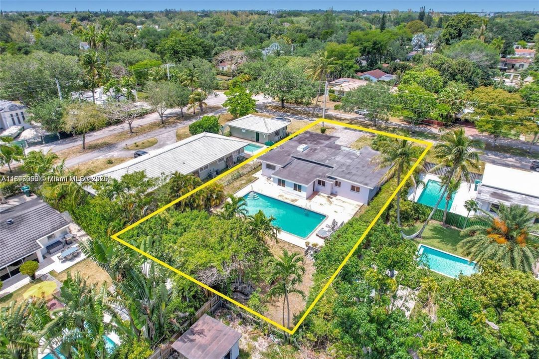 En Venta: $2,199,000 (4 camas, 3 baños, 1954 Pies cuadrados)