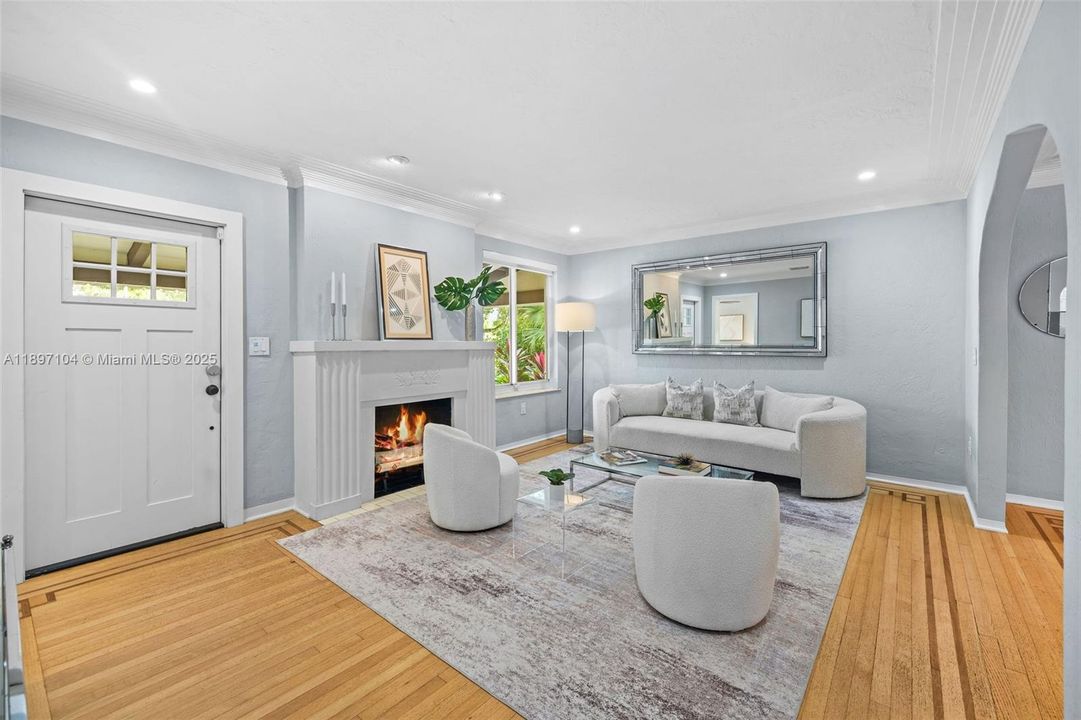 Recently Sold: $1,100,000 (3 beds, 2 baths, 1439 Square Feet)