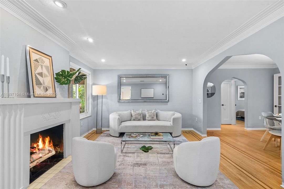 Recently Sold: $1,100,000 (3 beds, 2 baths, 1439 Square Feet)