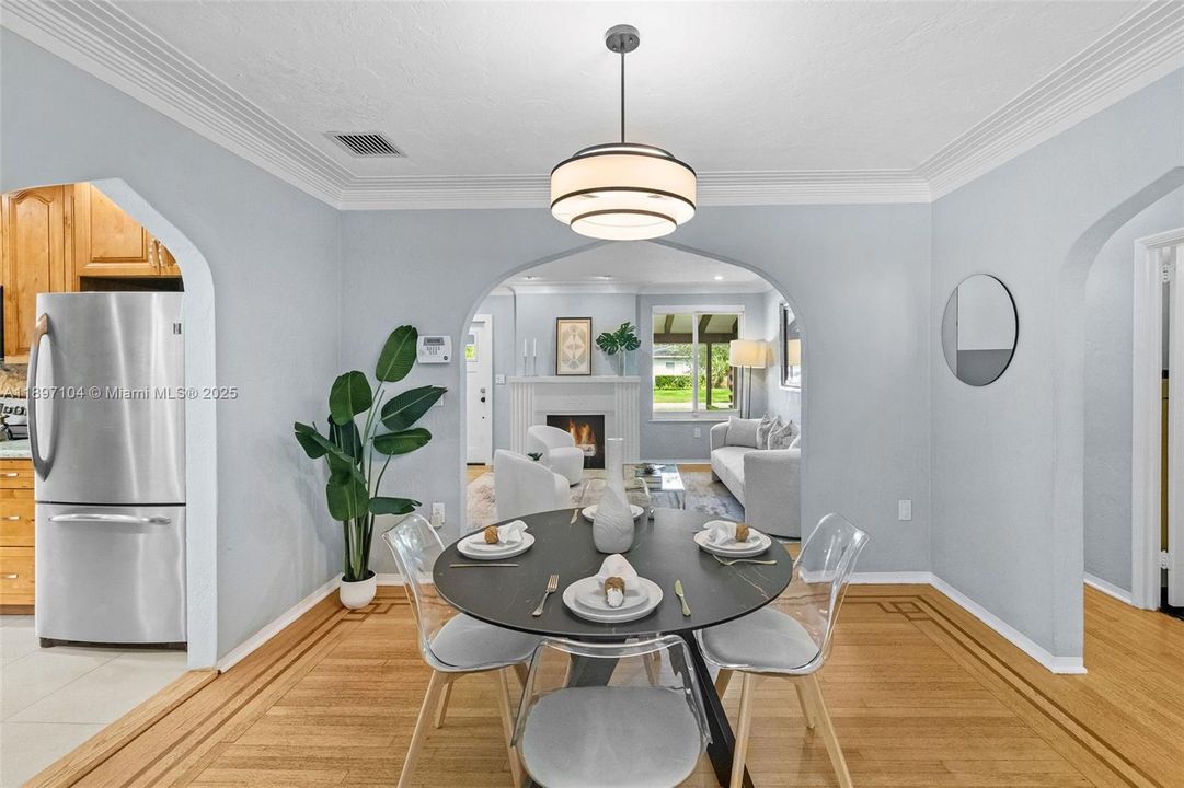 Recently Sold: $1,100,000 (3 beds, 2 baths, 1439 Square Feet)