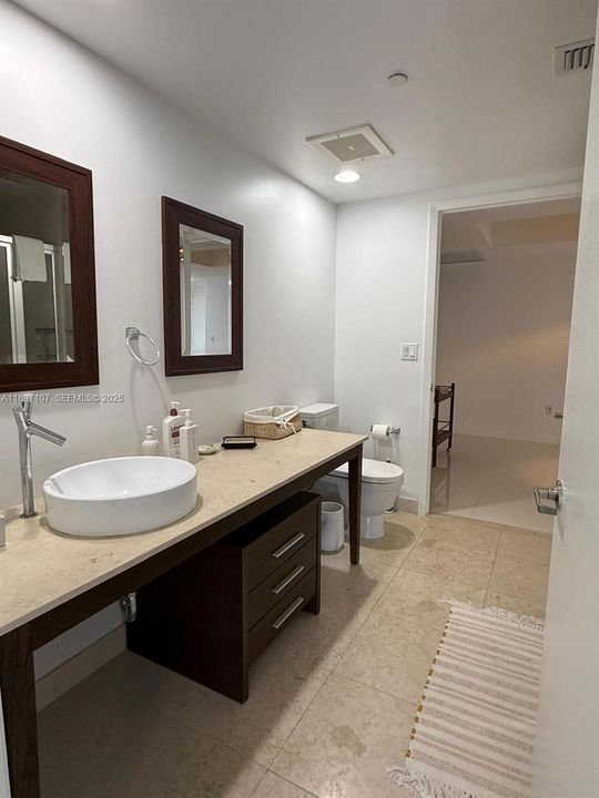 For Rent: $5,500 (2 beds, 2 baths, 1313 Square Feet)