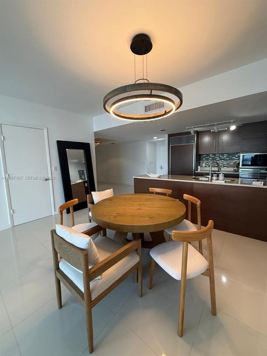 For Rent: $5,500 (2 beds, 2 baths, 1313 Square Feet)