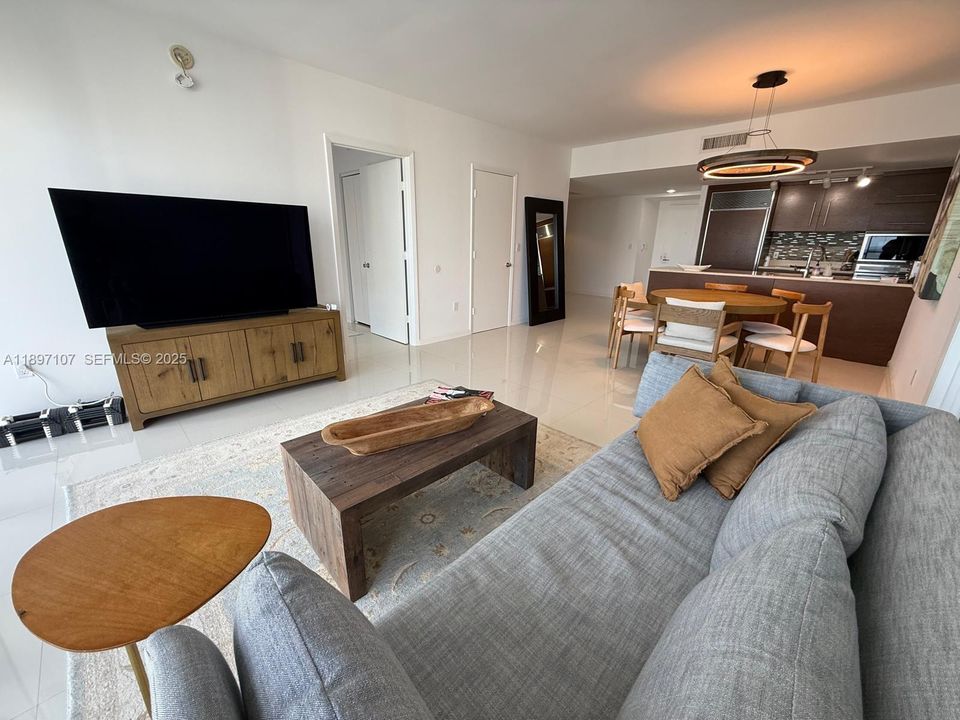 For Rent: $5,500 (2 beds, 2 baths, 1313 Square Feet)