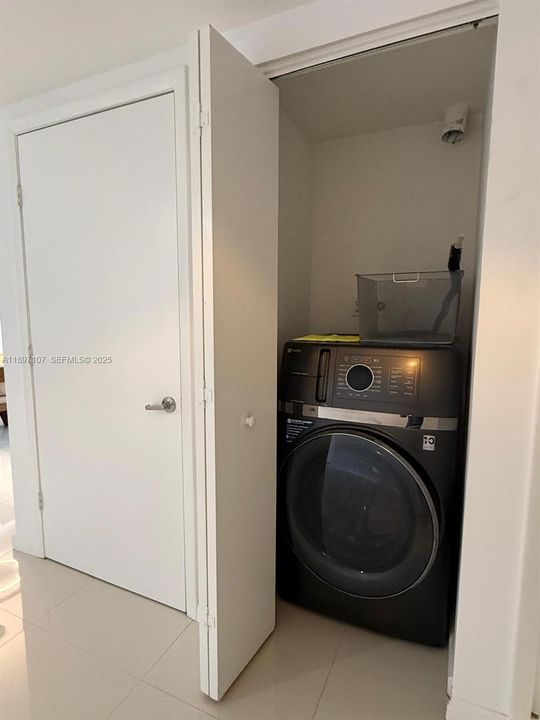 For Rent: $5,500 (2 beds, 2 baths, 1313 Square Feet)