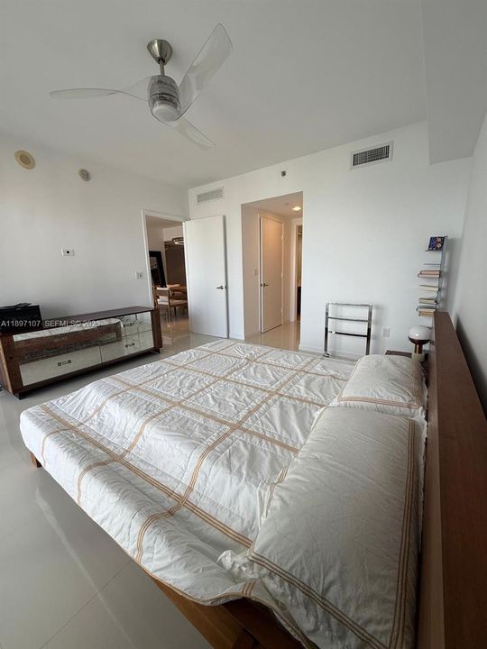 For Rent: $5,500 (2 beds, 2 baths, 1313 Square Feet)