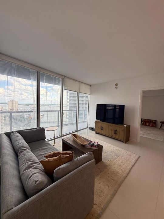 For Rent: $5,500 (2 beds, 2 baths, 1313 Square Feet)