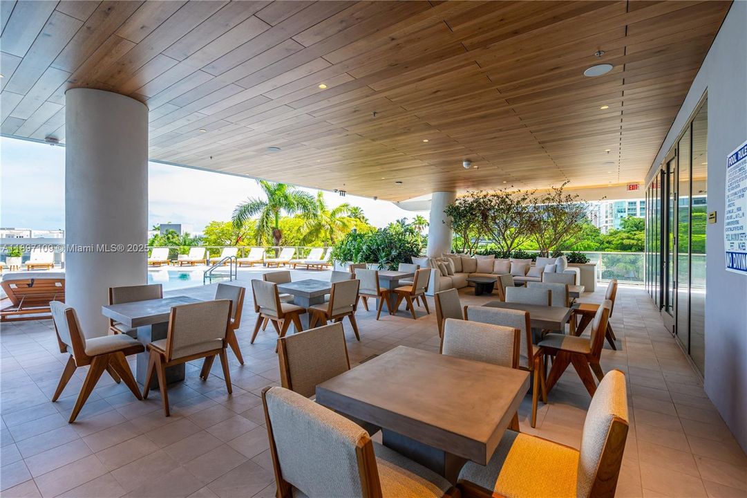 En Venta: $2,499,999 (2 camas, 2 baños, 1045 Pies cuadrados)