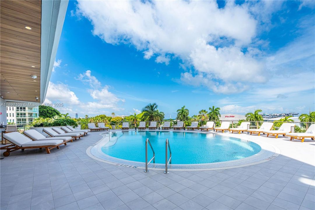 En Venta: $2,499,999 (2 camas, 2 baños, 1045 Pies cuadrados)