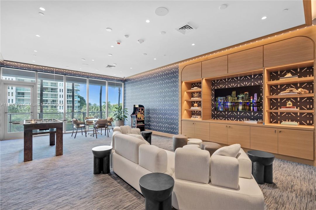 En Venta: $2,499,999 (2 camas, 2 baños, 1045 Pies cuadrados)